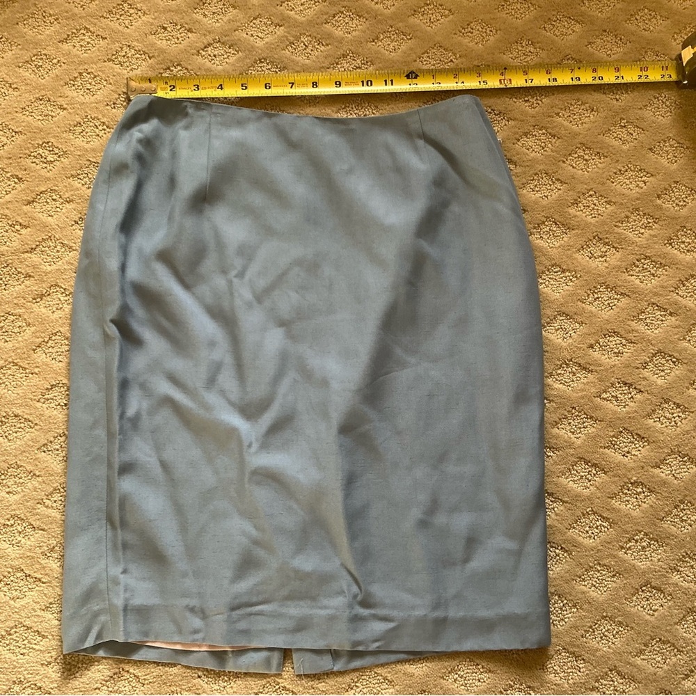 Elie Tahari light blue pencil skirt, size 10p, new with tags